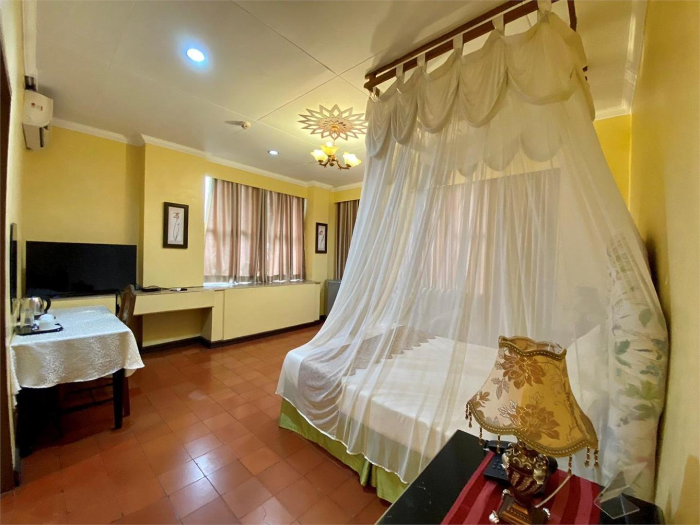 White Knight Hotel Intramuros Manilla Buitenkant foto