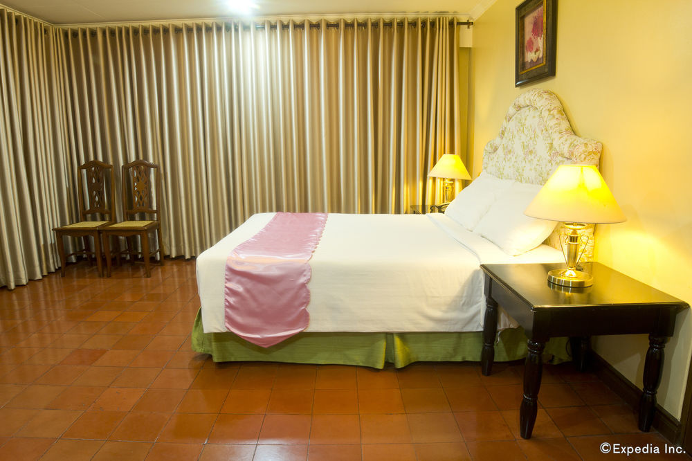 White Knight Hotel Intramuros Manilla Buitenkant foto