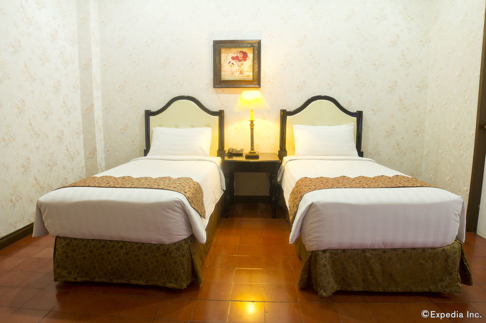 White Knight Hotel Intramuros Manilla Buitenkant foto