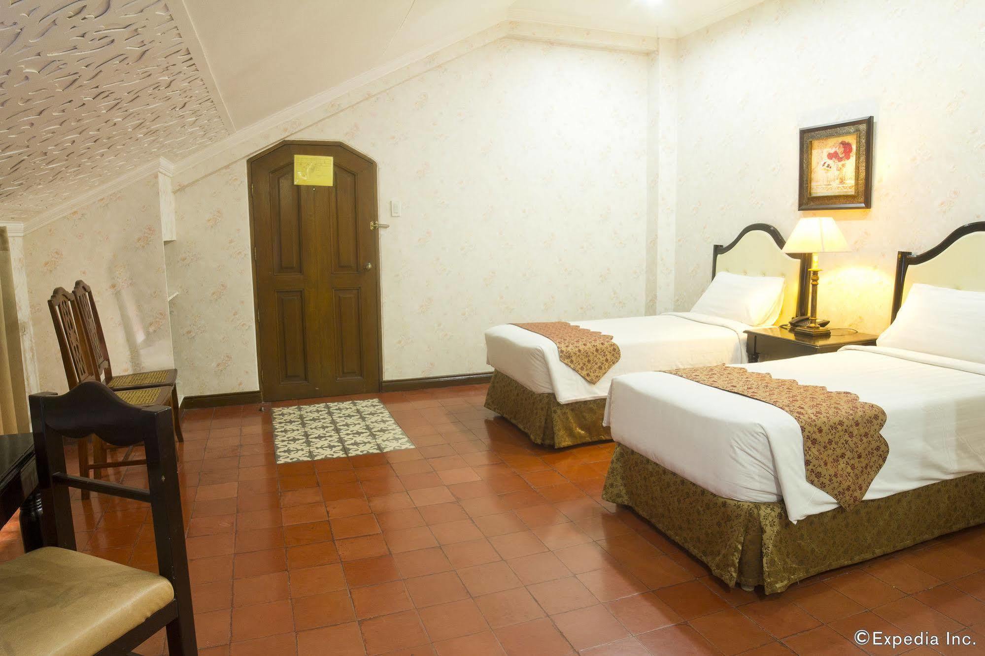 White Knight Hotel Intramuros Manilla Buitenkant foto