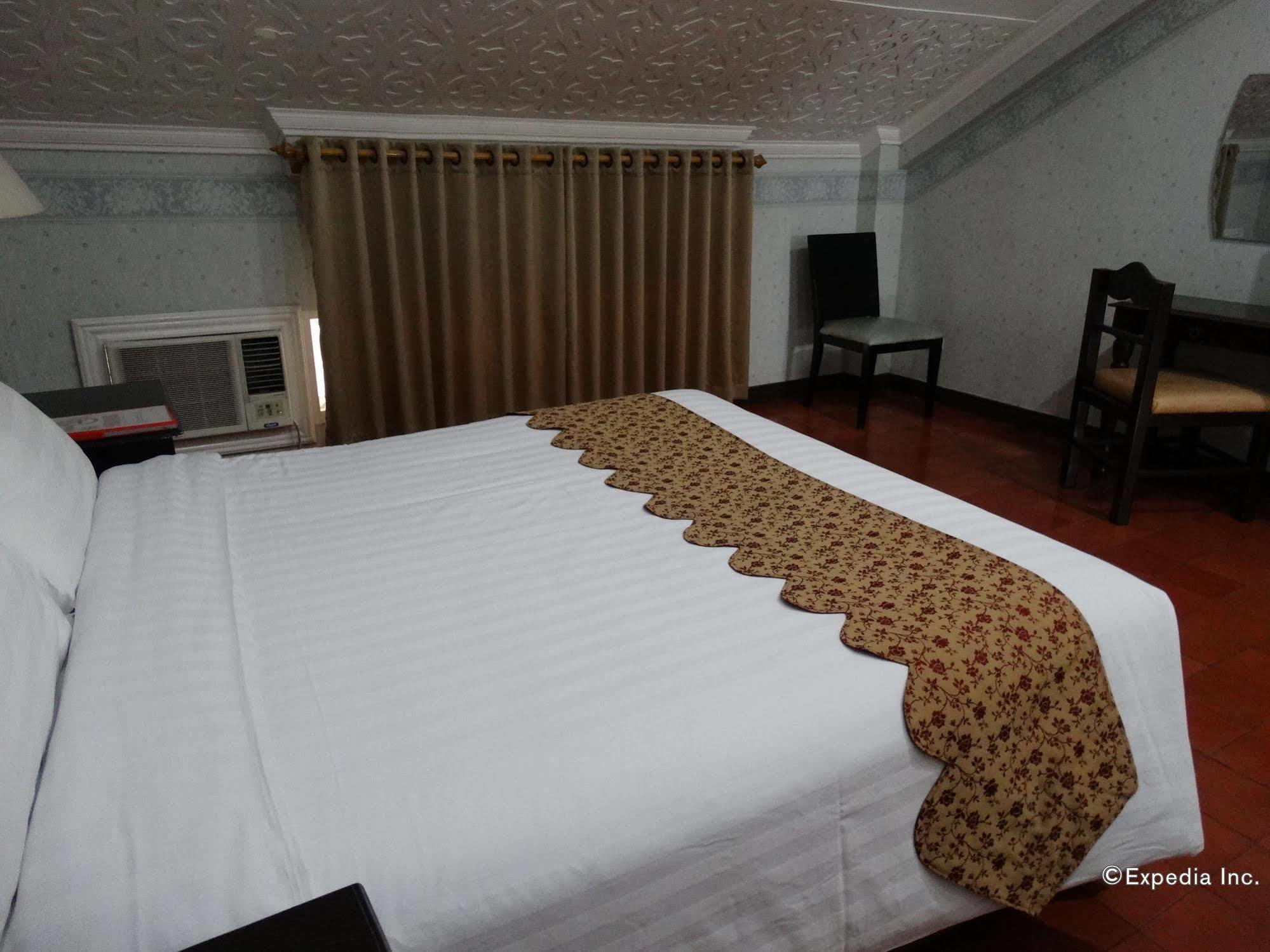 White Knight Hotel Intramuros Manilla Buitenkant foto