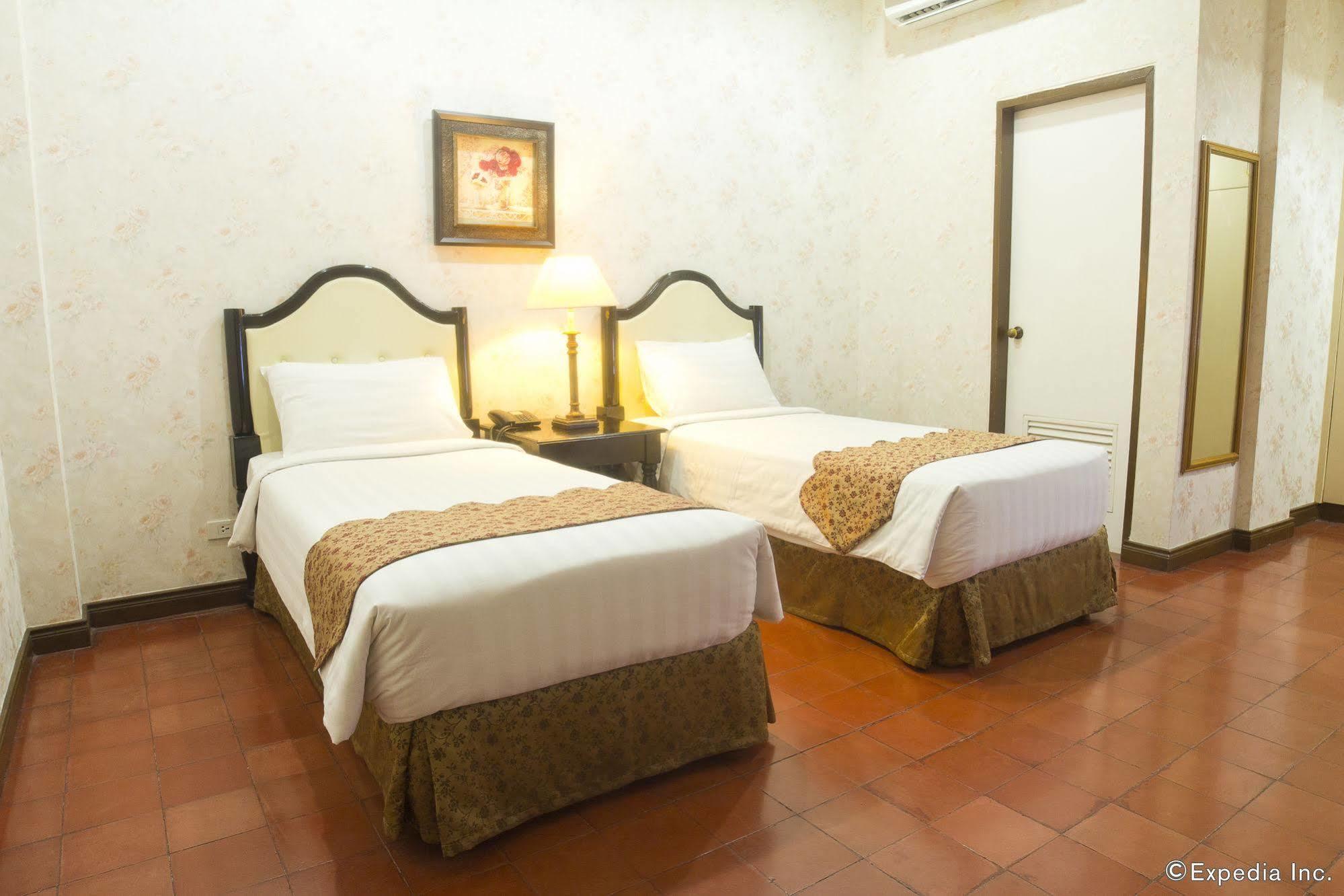 White Knight Hotel Intramuros Manilla Buitenkant foto